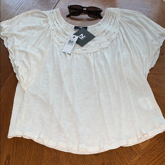 Iz Byer Tops - 💝Women’s Lacey 💞Short Sleeve top